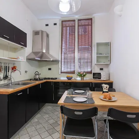 Guesthost - Tra Centro E Apartamento *