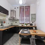 Guesthost - Tra Centro E Universita Apartment *