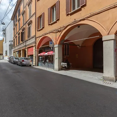 Guesthost - Tra Centro E Universita * Bologna