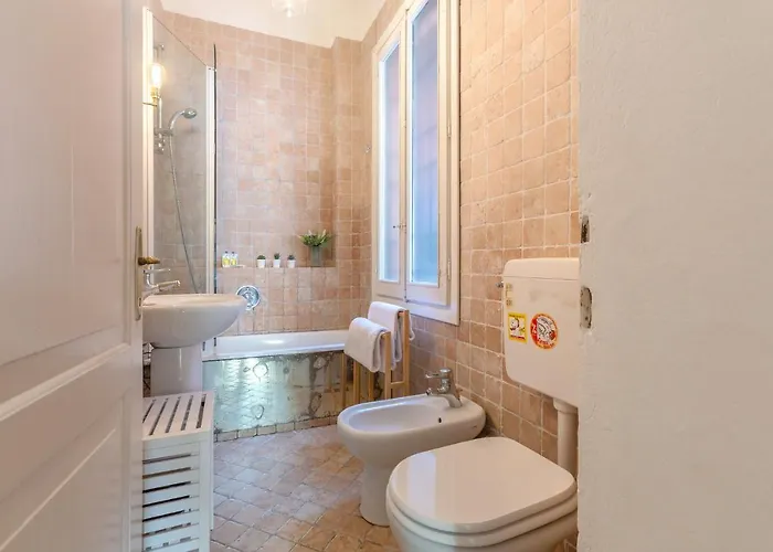 Guesthost - Tra Centro E Universita Apartment Bologna