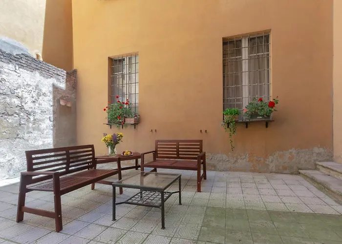 Tra Centro E Universita' * Bologna