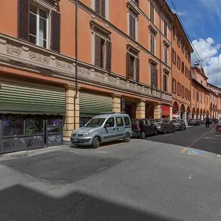 Guesthost - Tra Centro E Universita Apartman