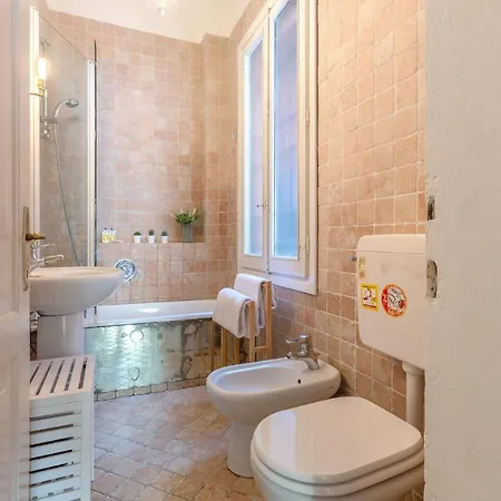 Guesthost - Tra Centro E Universita Apartmán Boloňa